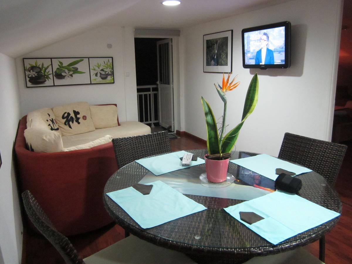 Bed and Breakfast Le Colibri Le Dix-Septieme Екстер'єр фото