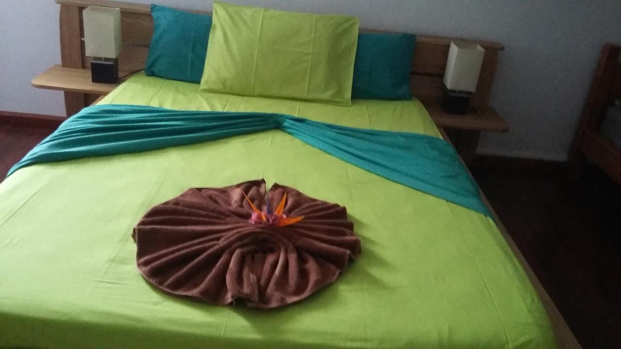 Bed and Breakfast Le Colibri Le Dix-Septieme Екстер'єр фото